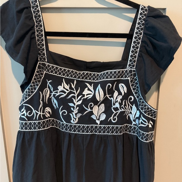 3 Mini Flowy Women Style Dresses - Picture 6 of 10